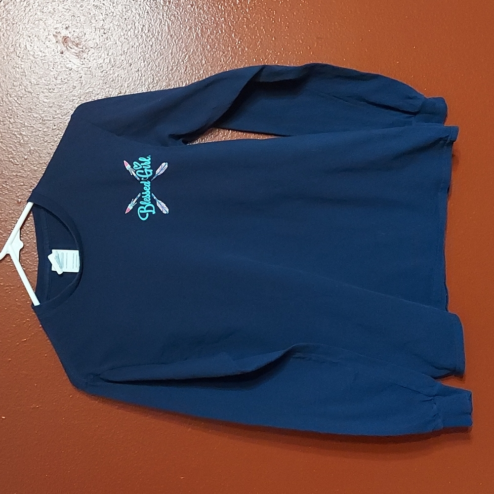 Long-sleeved t-shirt